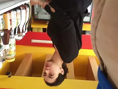 Sprühflasche Spekulum reife sex hd Spielzeug in Teen Snatch